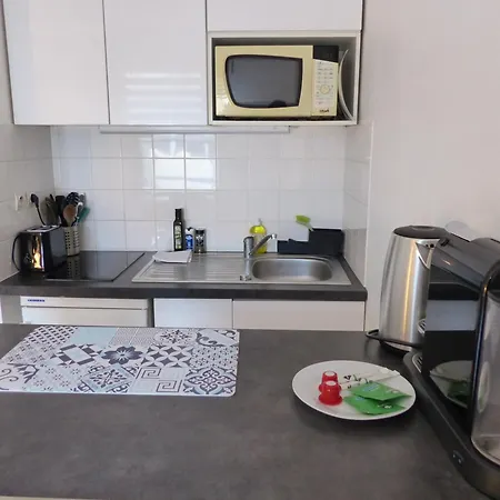 St Clement Centre-ville Avec Parking Apartment